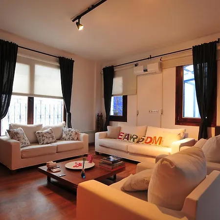 Pensiune Pudra Suites *